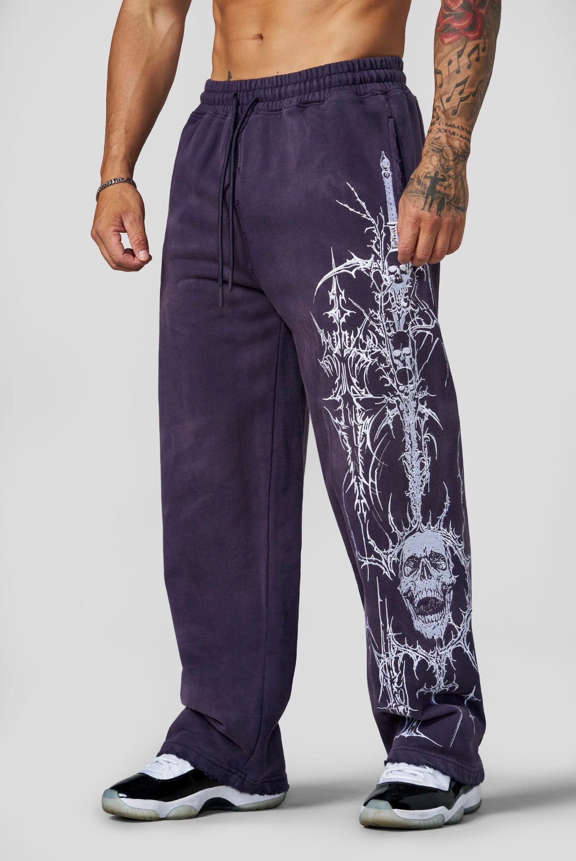 Etenal Embroidered Sweats-2122