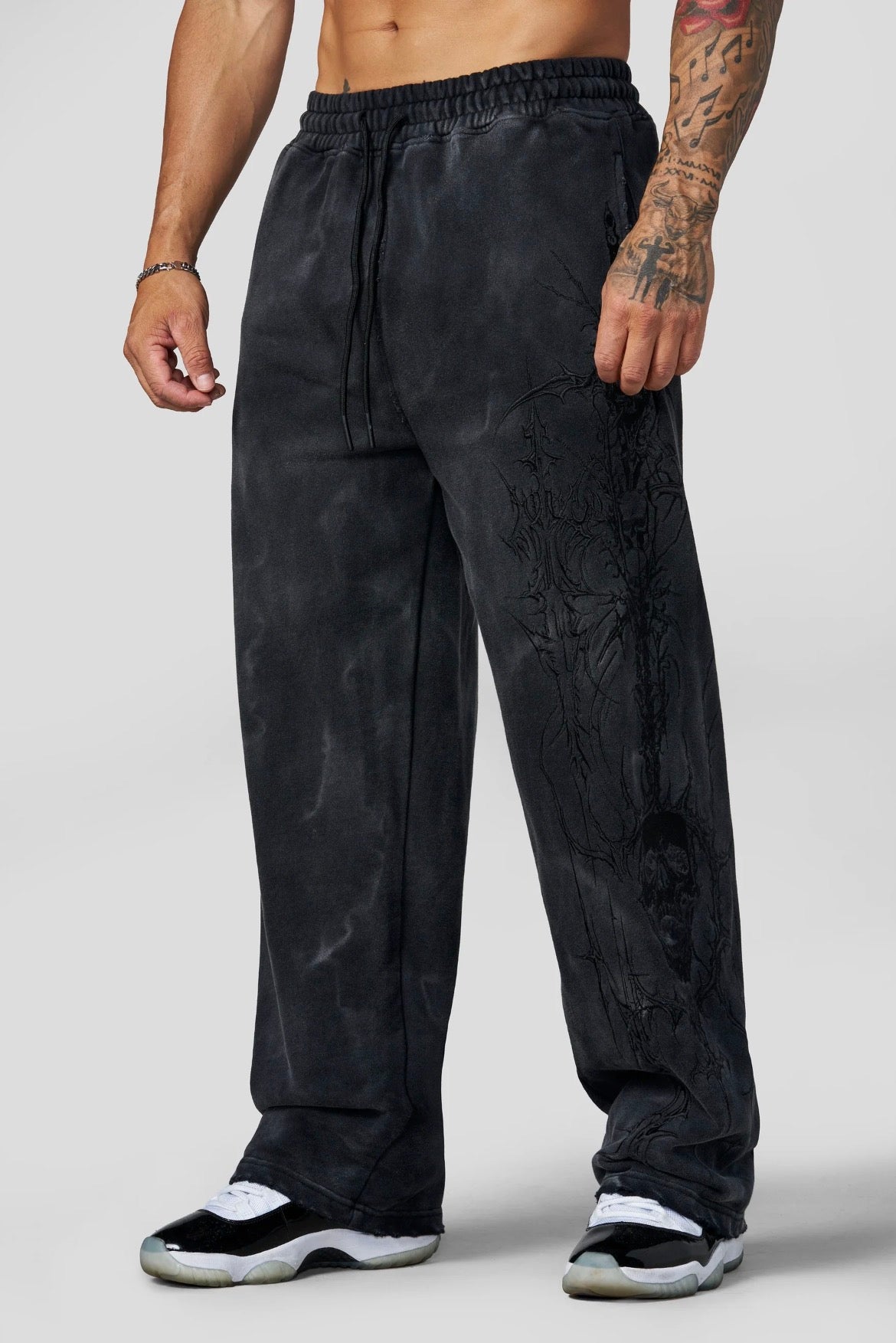 Etenal Embroidered Sweats-2122