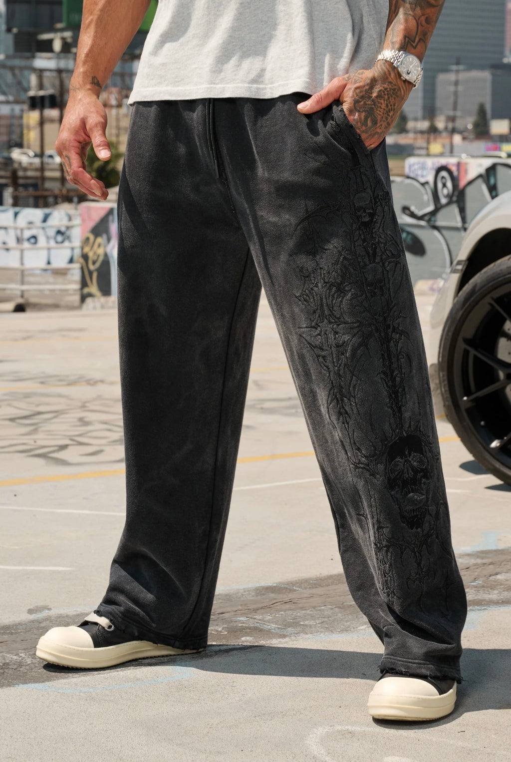 Etenal Embroidered Sweats-2122