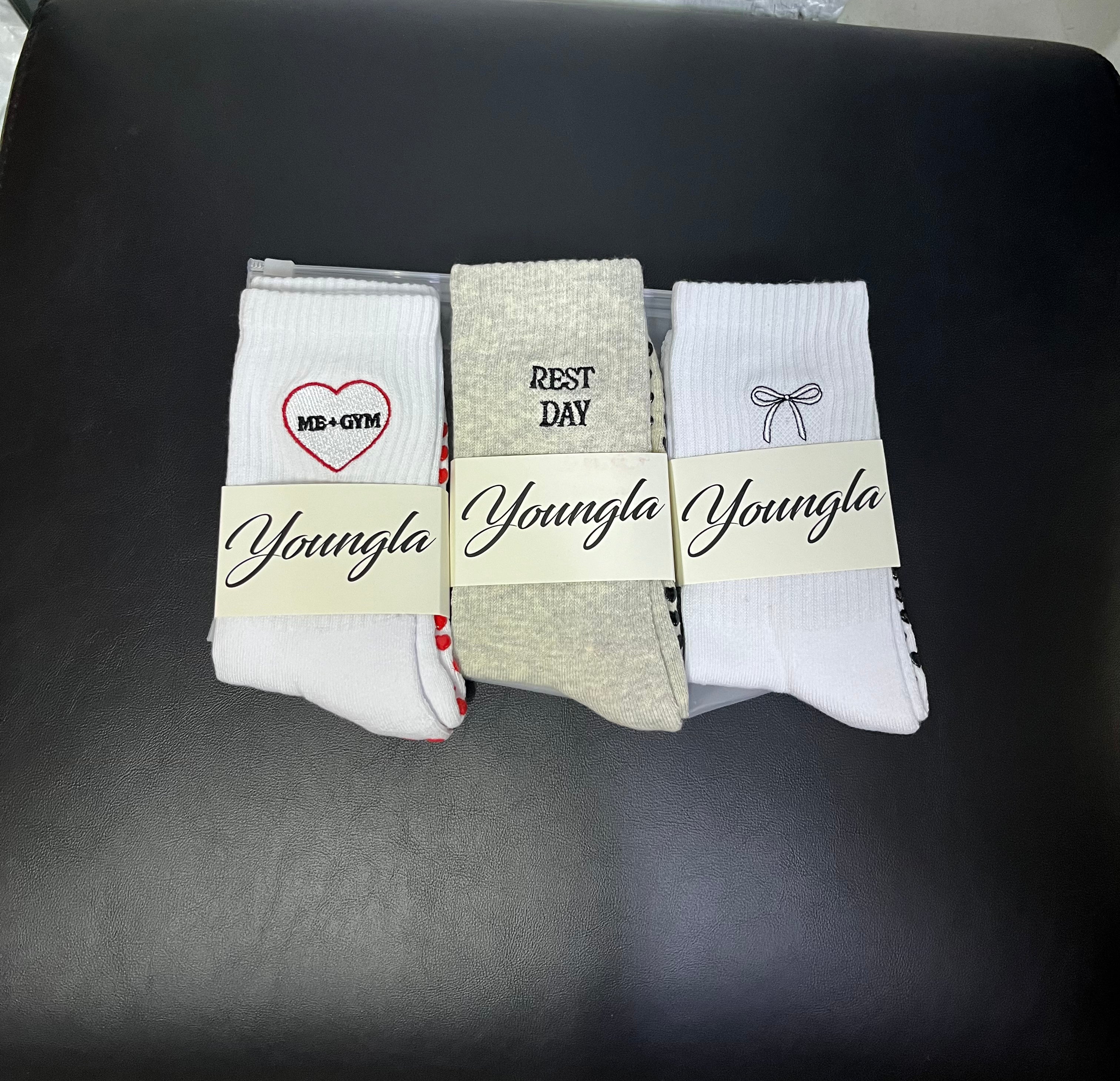 W6117 - Grip Socks